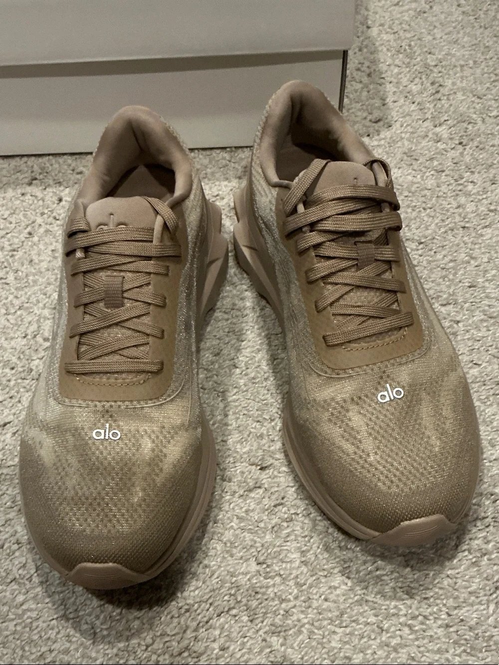 Alo Yoga Runner Core Gravel Sneaker 10